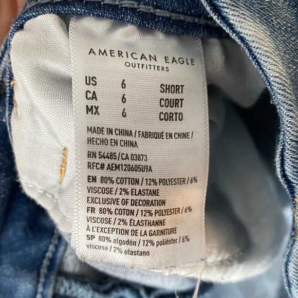 AMERICAN EAGLE- Curvy Hi-Rise Denim Jegging- Ripped - Picture 5 of 5